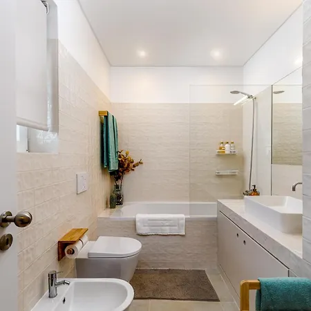 דירה Augusto - A Family House With Pool In The Heart Of Lisbon