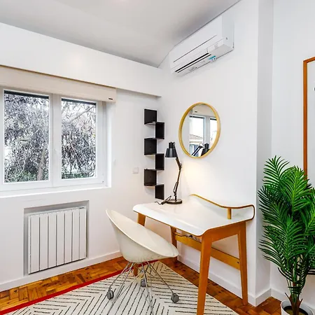 Augusto - A Family House With Pool In The Heart Of Lisbon *