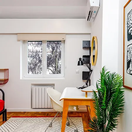 Augusto - A Family House With Pool In The Heart Of Lisbon