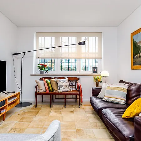 Augusto - A Family House With Pool In The Heart Of Lisbon Apartment *