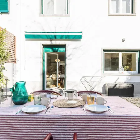 Augusto - A Family House With Pool In The Heart Of Apartament