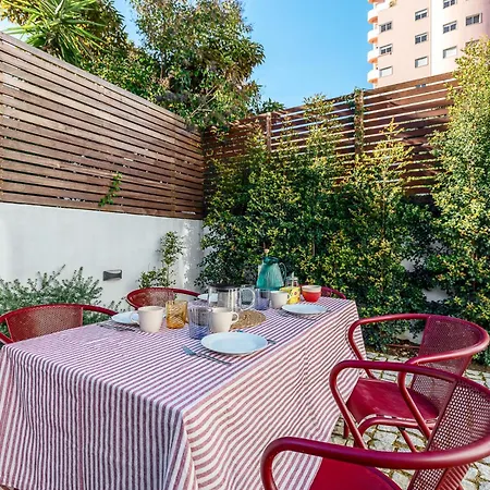 Augusto - A Family House With Pool In The Heart Of Lisbon