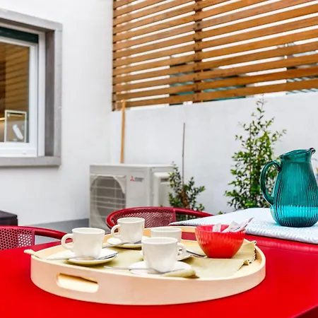 Apartment Augusto - A Family House With Pool In The Heart Of Lisbon
