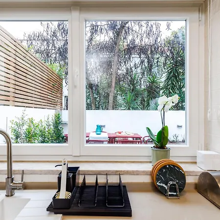 Augusto - A Family House With Pool In The Heart Of Apartment