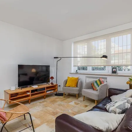 Augusto - A Family House With Pool In The Heart Of Apartment *