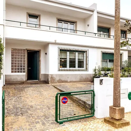 Apartmán Augusto - A Family House With Pool In The Heart Of