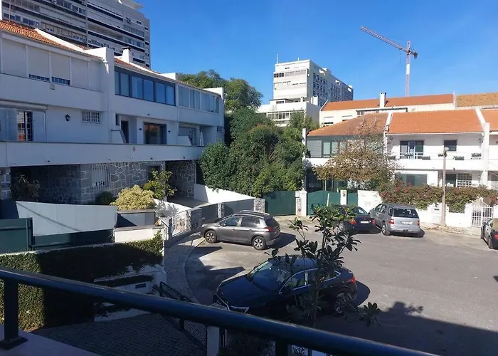 アパート Augusto - A Family House With Pool In The Heart Of リスボン