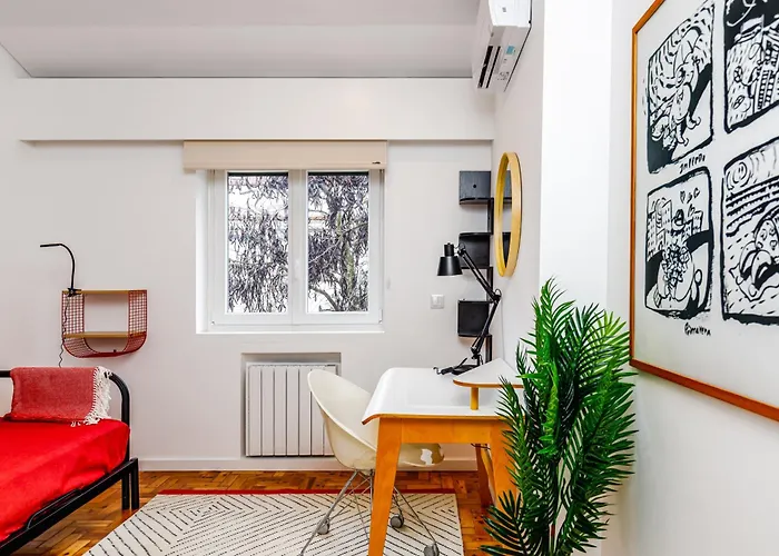 Augusto - A Family House With Pool In The Heart Of