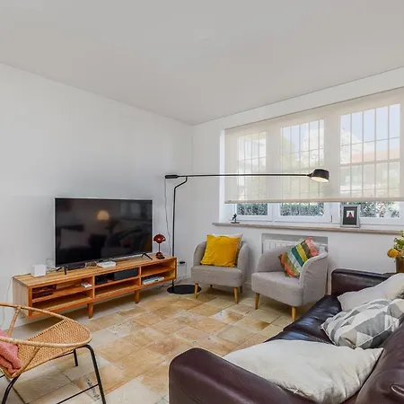Augusto - A Family House With Pool In The Heart Of Lisboa