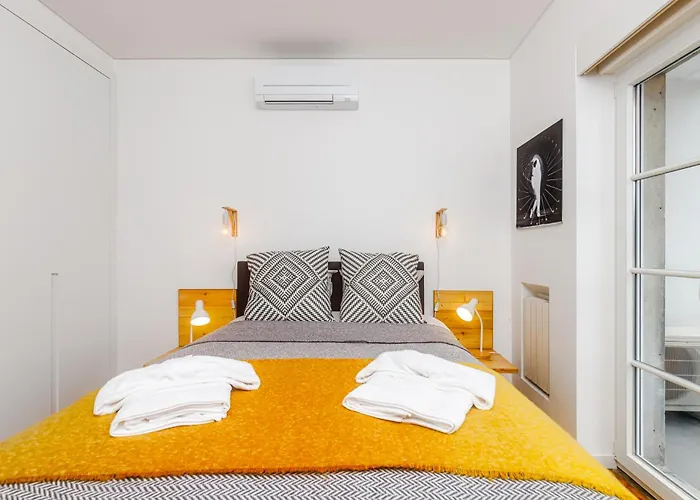 Augusto - A Family House With Pool In The Heart Of 리스본