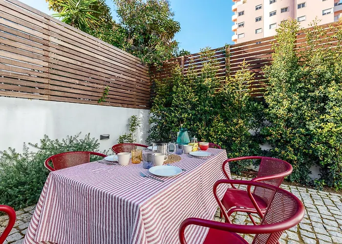 Augusto - A Family House With Pool In The Heart Of 리스본