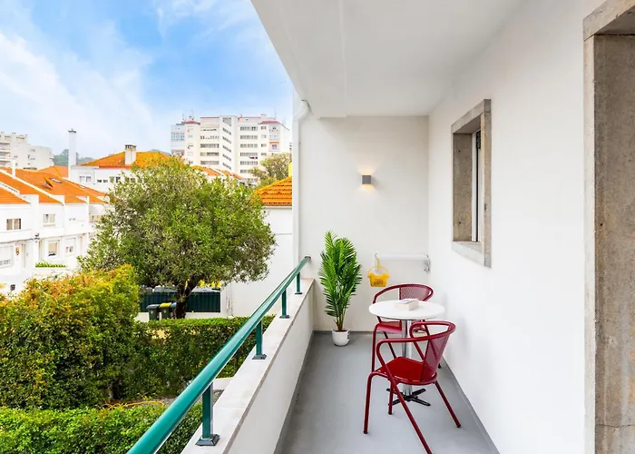 Διαμέρισμα Augusto - A Family House With Pool In The Heart Of Lisboa